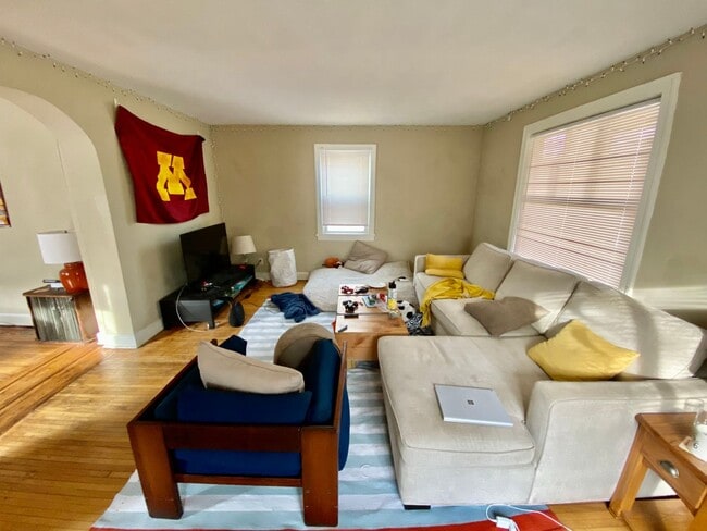 1011 16th Ave SE in Minneapolis, MN - Building Photo - Building Photo