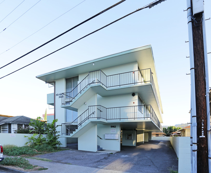 1142 Hoolai St in Honolulu, HI - Building Photo