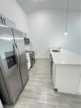 851 Bedford Dr, Unit 058 in Lehigh Acres, FL - Building Photo - Building Photo