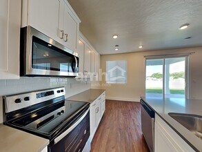 734 S Rocker Ave in Kuna, ID - Building Photo - Building Photo