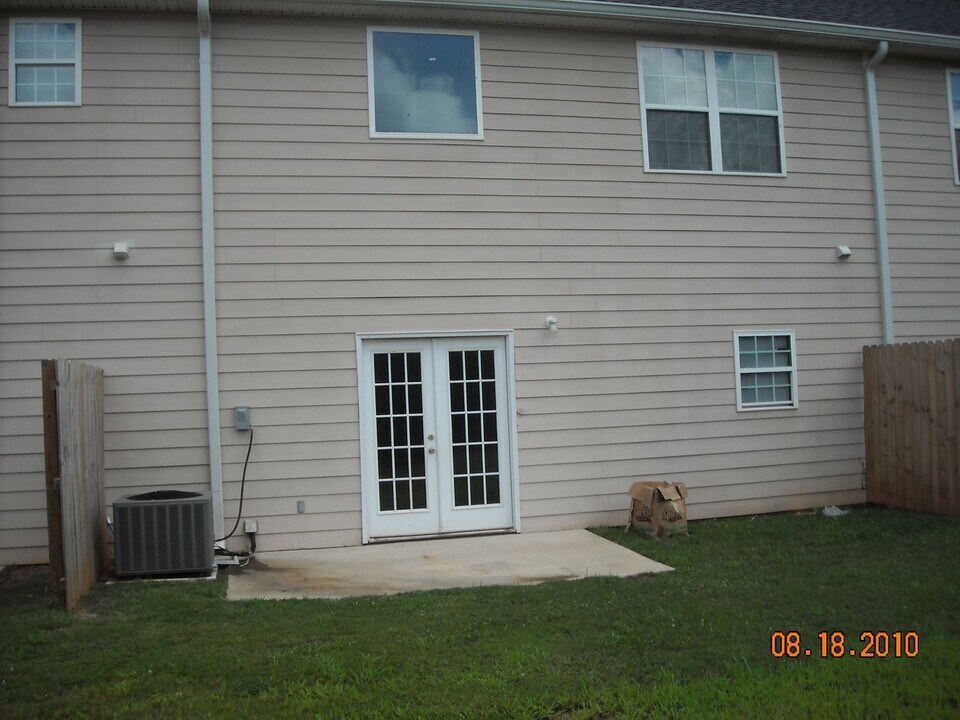 407 Bedrock Pl in Temple, GA - Building Photo