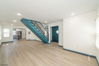 17 Mission St in Montclair, NJ - Building Photo - Building Photo