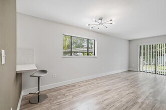 2514 Taylor St, Unit 3 in Hollywood, FL - Building Photo - Building Photo