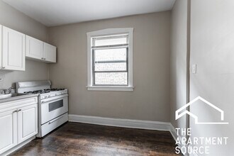 3524 W Grace St, Unit 1 in Chicago, IL - Building Photo - Building Photo