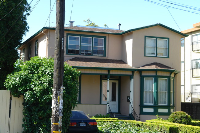 2222 Dwight Way in Berkeley, CA - Foto de edificio - Building Photo