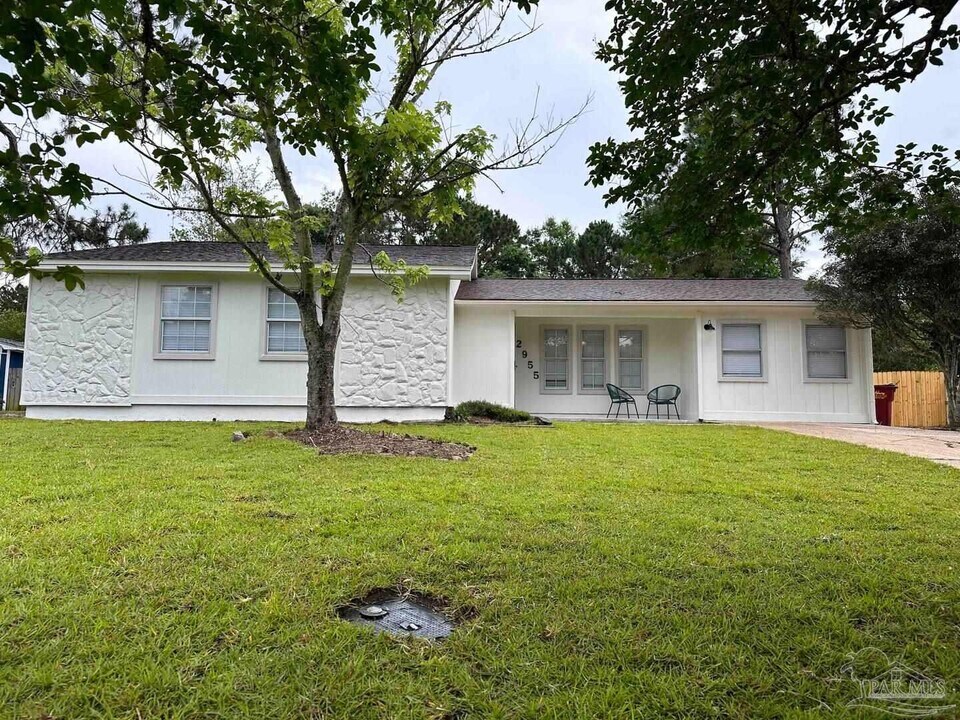 2955 Ranchette Square in Gulf Breeze, FL - Building Photo