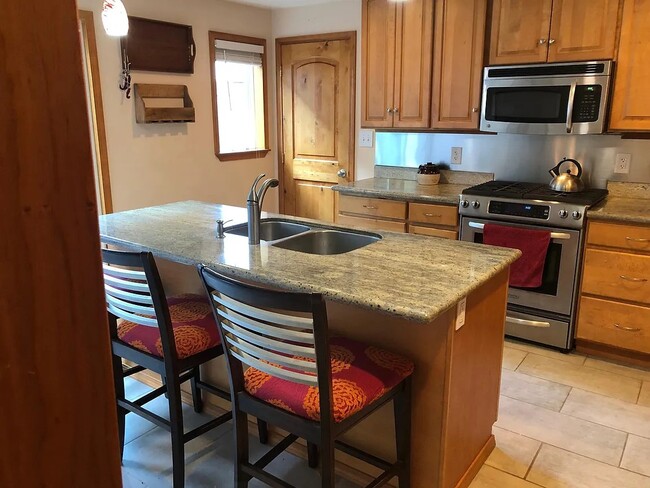 1002 N 5th St, Unit 1002