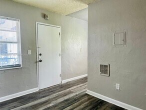 1801 NW 54th St in Miami, FL - Building Photo - Building Photo