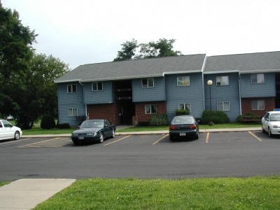 Village Manor I & II Apartments in Weedsport, NY - Foto de edificio - Building Photo