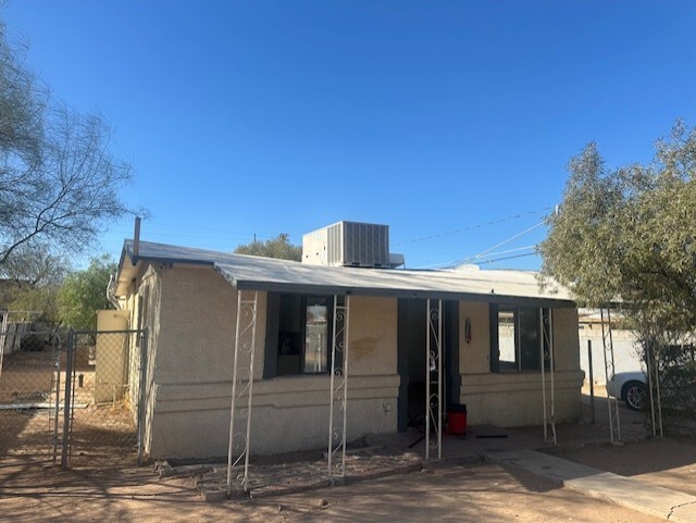 5144 S 11th Ave in Tucson, AZ - Foto de edificio