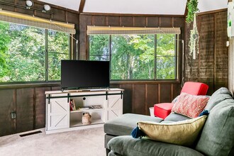 325 Poplar Hill Ln in Bristol, TN - Building Photo - Building Photo