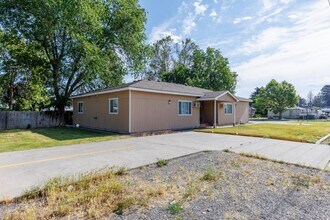 920 W Entiat Ave in Kennewick, WA - Building Photo - Building Photo