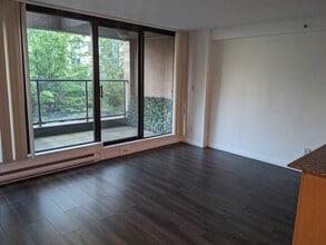 1189 Howe St in Vancouver, BC - Building Photo - Building Photo