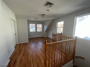 43 S Willow St in Montclair, NJ - Building Photo - Building Photo