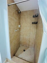 2121 W Powhatan Ave in Tampa, FL - Building Photo - Building Photo