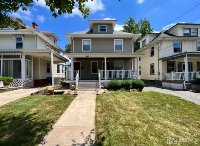 property at 40 Codington Pl