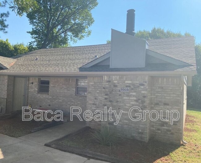 property at 305 S 5th St