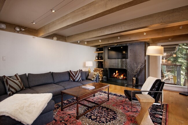 property at 1034 E Cooper Ave