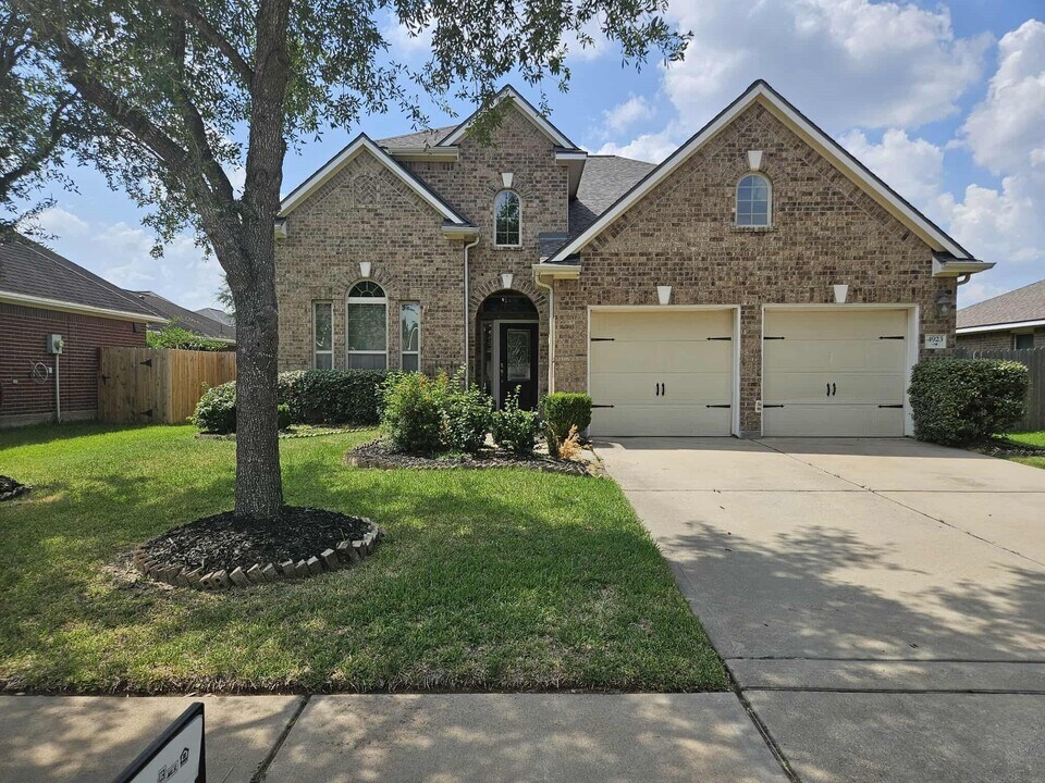 4923 Windy Orchard Ln in Houston, TX - Building Photo