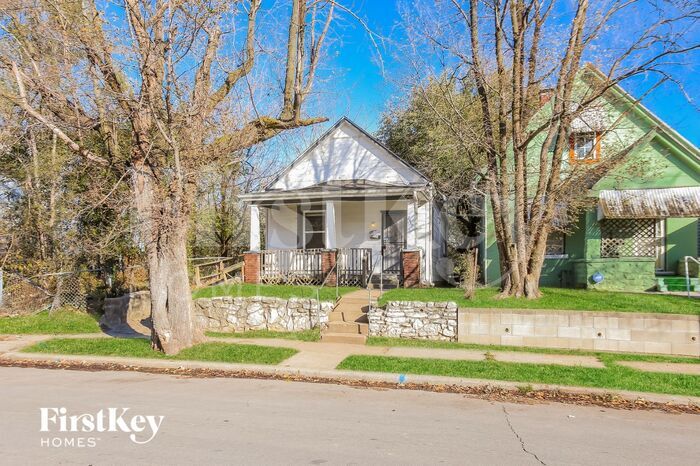 2447 Norton Ave in Kansas City, MO - Foto de edificio