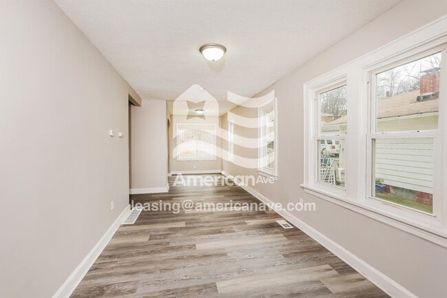 242 E Park Blvd in Akron, OH - Building Photo - Building Photo