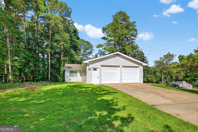 property at 230 Shiloh Hills Dr NW