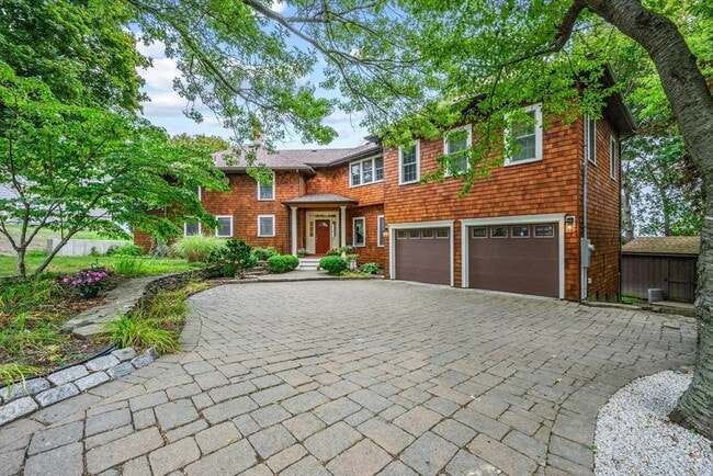 55 Prospect Ave in Hull, MA - Foto de edificio - Building Photo