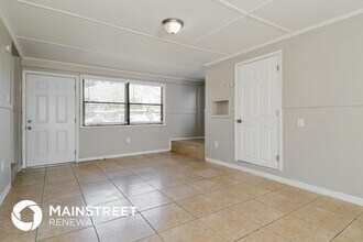 7104 Pellias Rd in Jacksonville, FL - Building Photo - Building Photo