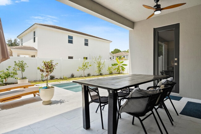 7102 Rockwood Rd in Jupiter, FL - Building Photo - Building Photo