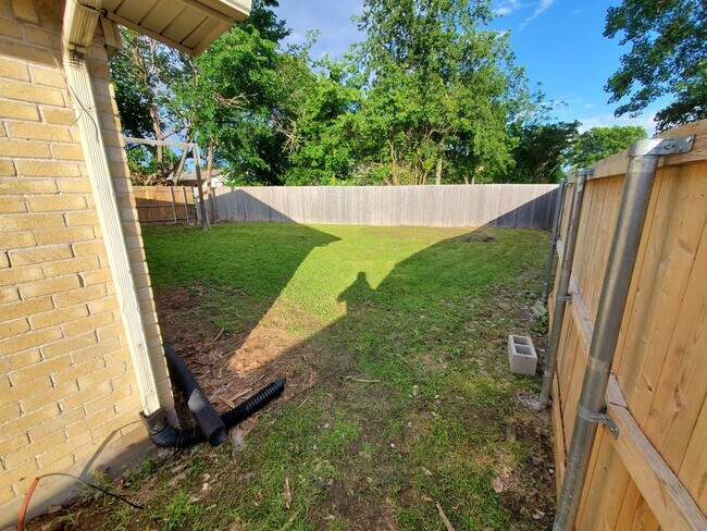 6300 Pine St in Rowlett, TX - Building Photo - Building Photo