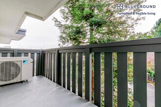 655 S Fair Oaks Ave, Unit SI FL3-ID1964 in Sunnyvale, CA - Foto de edificio - Building Photo