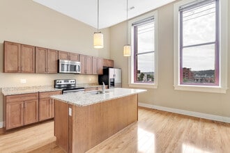 Fifth Avenue School Lofts in Pittsburgh, PA - Building Photo - Building Photo