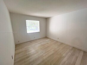 5510 Lakewood Cir N in Margate, FL - Building Photo - Building Photo