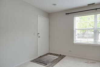 142 E Winchester Rd in Libertyville, IL - Building Photo - Building Photo