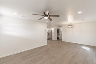 537 Parkhill Cir in Newcastle, OK - Building Photo - Building Photo