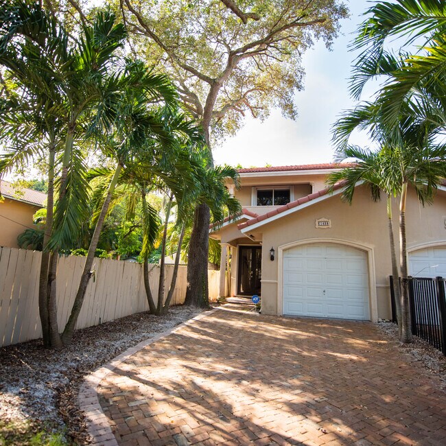 3142 Ohio St in Miami, FL - Building Photo - Building Photo