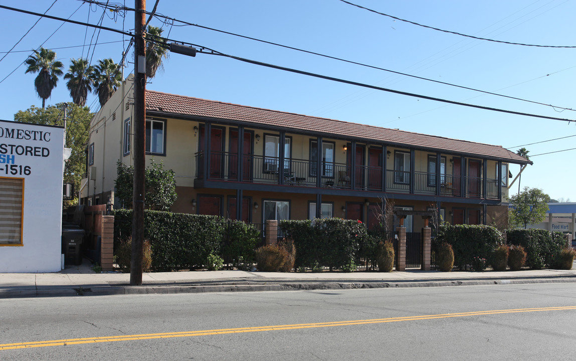 118-120 N Avenue 64 in Los Angeles, CA - Building Photo