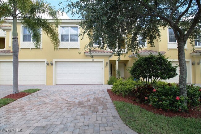 property at 1370 Mariposa Cir