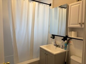 58 Prentiss St, Unit 1 in Watertown, MA - Building Photo - Building Photo