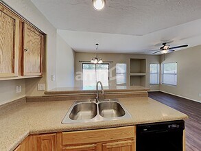 10008 E Capri Ave in Mesa, AZ - Building Photo - Building Photo