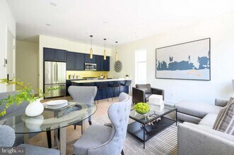 1018 Douglas St NE in Washington, DC - Building Photo - Building Photo