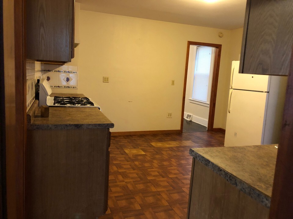 235 Deacon St in Bridgeport, CT - Building Photo