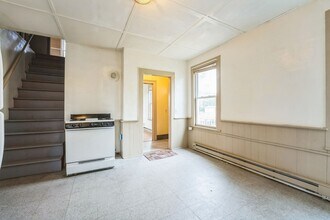 13 Ward St in Norwich, CT - Building Photo - Building Photo