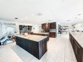 221 Howard Dr in Belleair Beach, FL - Building Photo - Building Photo
