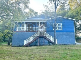 286 Emily Ln in Bell Buckle, TN - Building Photo