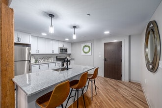 Tremont Flats in Meriden, CT - Foto de edificio - Interior Photo