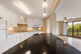 Lakewood Hills Apartments in White Bear Lake, MN - Building Photo