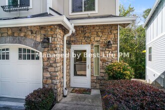 2067 NE 49th Way in Hillsboro, OR - Building Photo - Building Photo
