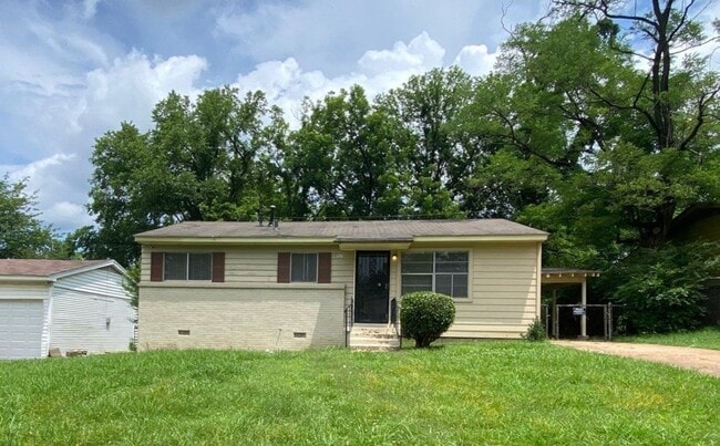 property at 648 Pawnee Ave