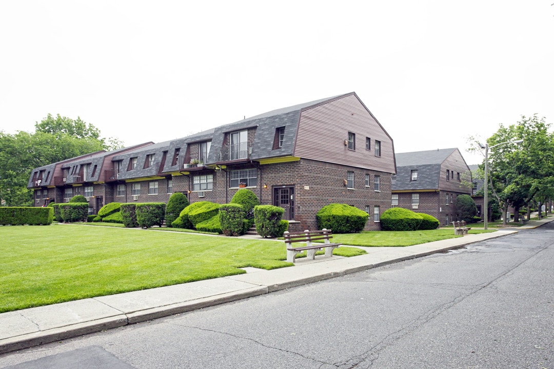 Brookdale Apartments in Hackensack, NJ - Foto de edificio